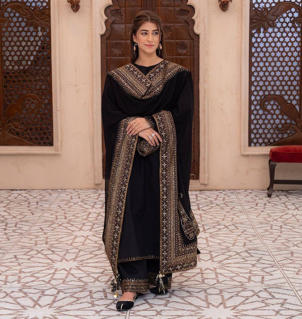 Women’s Heavy Roman Silk Embroidered Suit Set