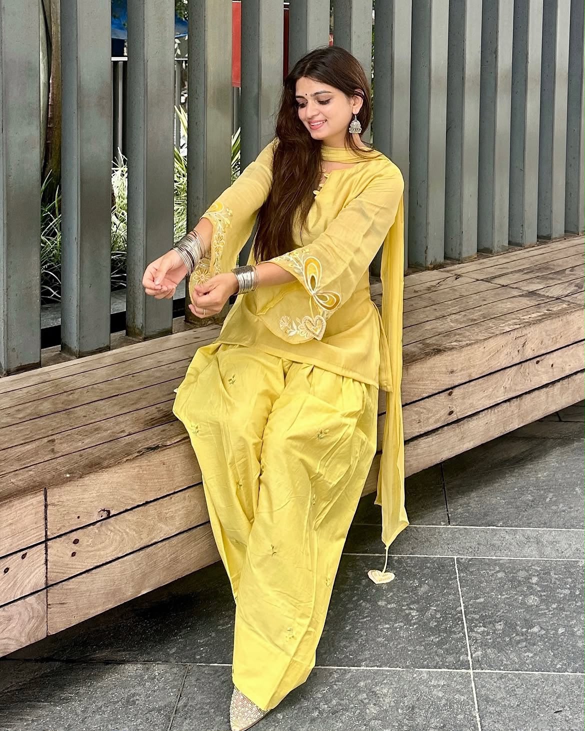 Women’s Embellished Chinon Farshi Suit Set