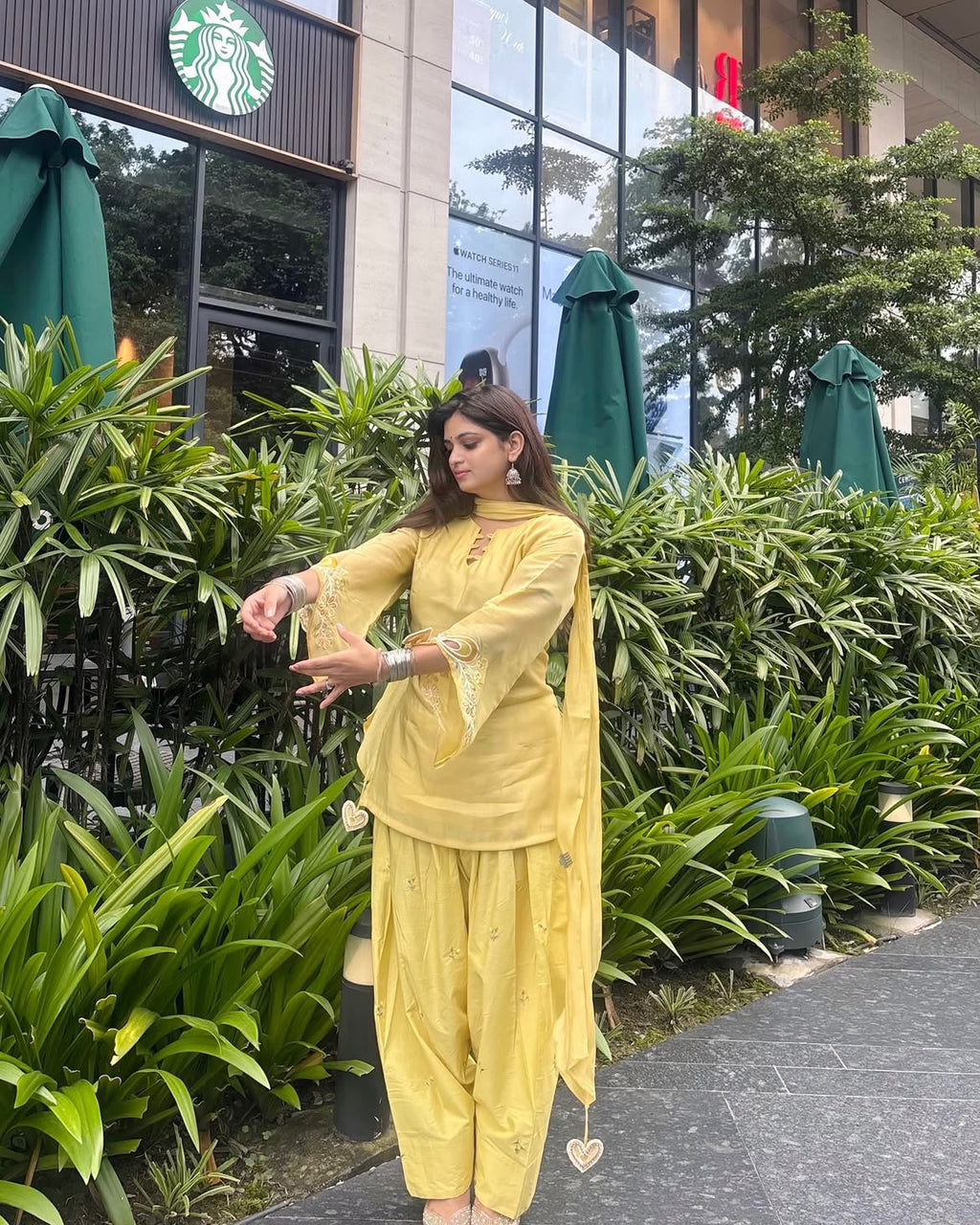 Women’s Embellished Chinon Farshi Suit Set