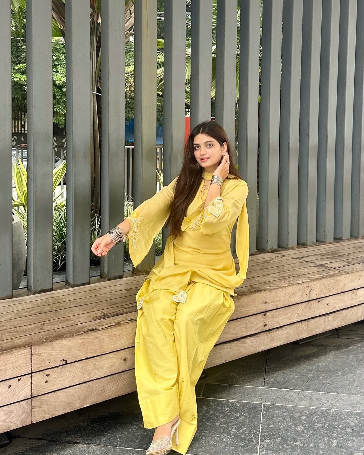 Women’s Embellished Chinon Farshi Suit Set