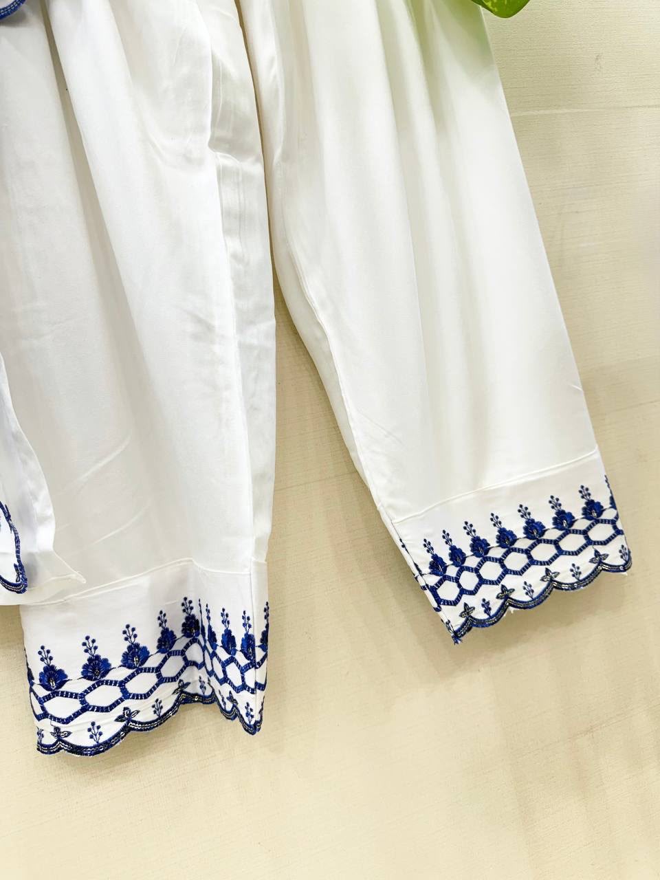 Women’s Mull Chanderi Embroidered White Farshi Salwar Suit with Dupatta