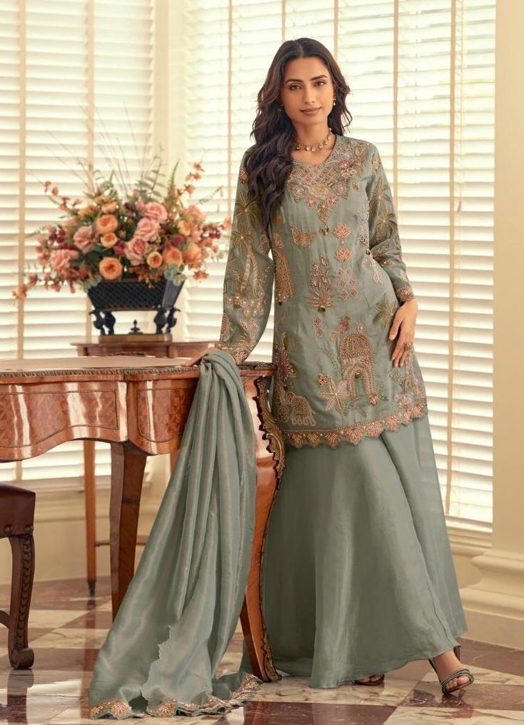 Modern Regal Luxe Suit