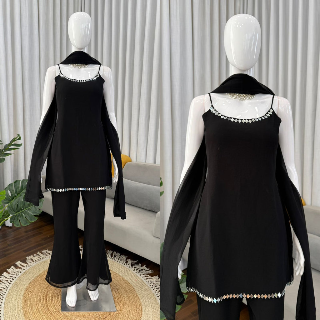 Designer Timeless 90’s Style iconic Set – Elegant Ethnic Wear