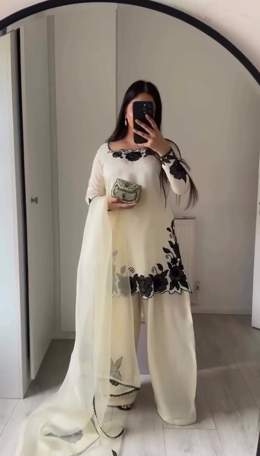Elegant Ivory Floral Embroidered Kurti Set