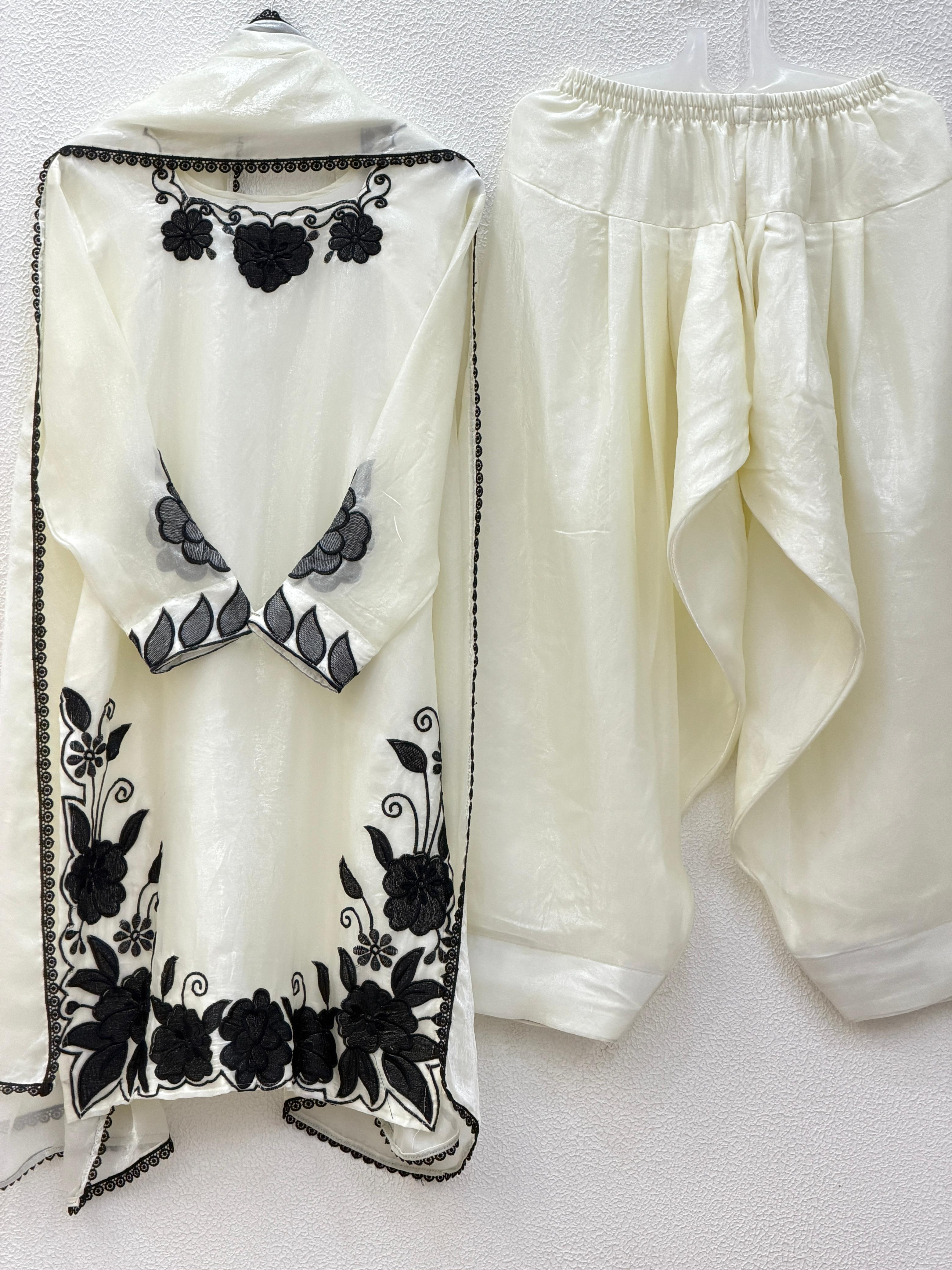 Elegant Ivory Floral Embroidered Kurti Set