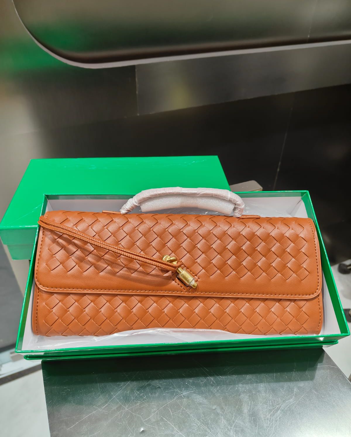 Elegant Checkered Clutch Handbag