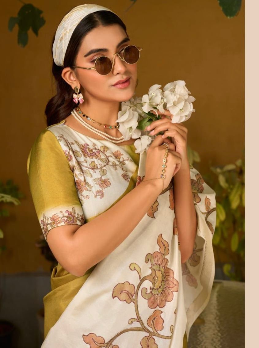 Floral Elegance Printed Saree with Tassel Pallu