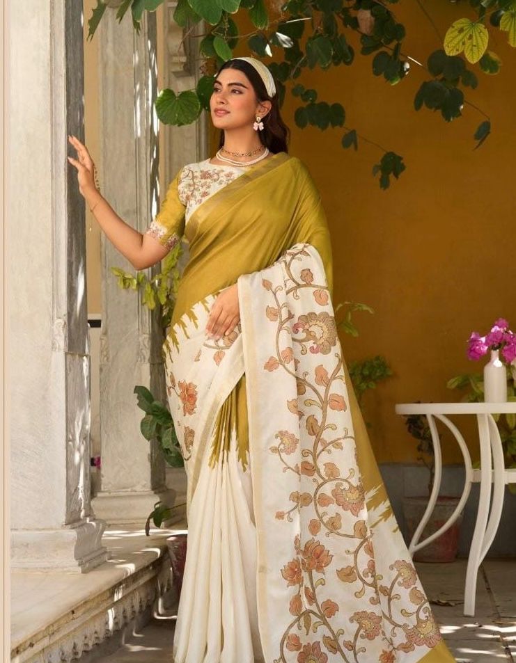 Floral Elegance Printed Saree with Tassel Pallu