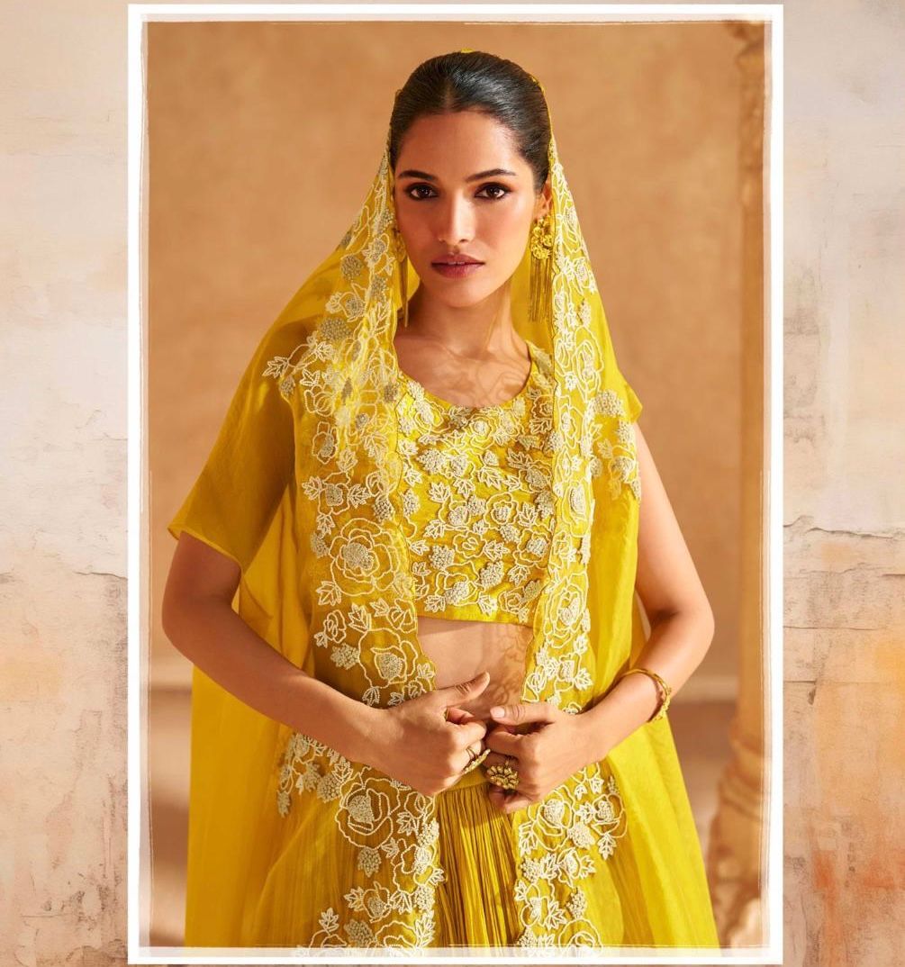 Festive Wear Lehenga Set with Intricate Threadwork
