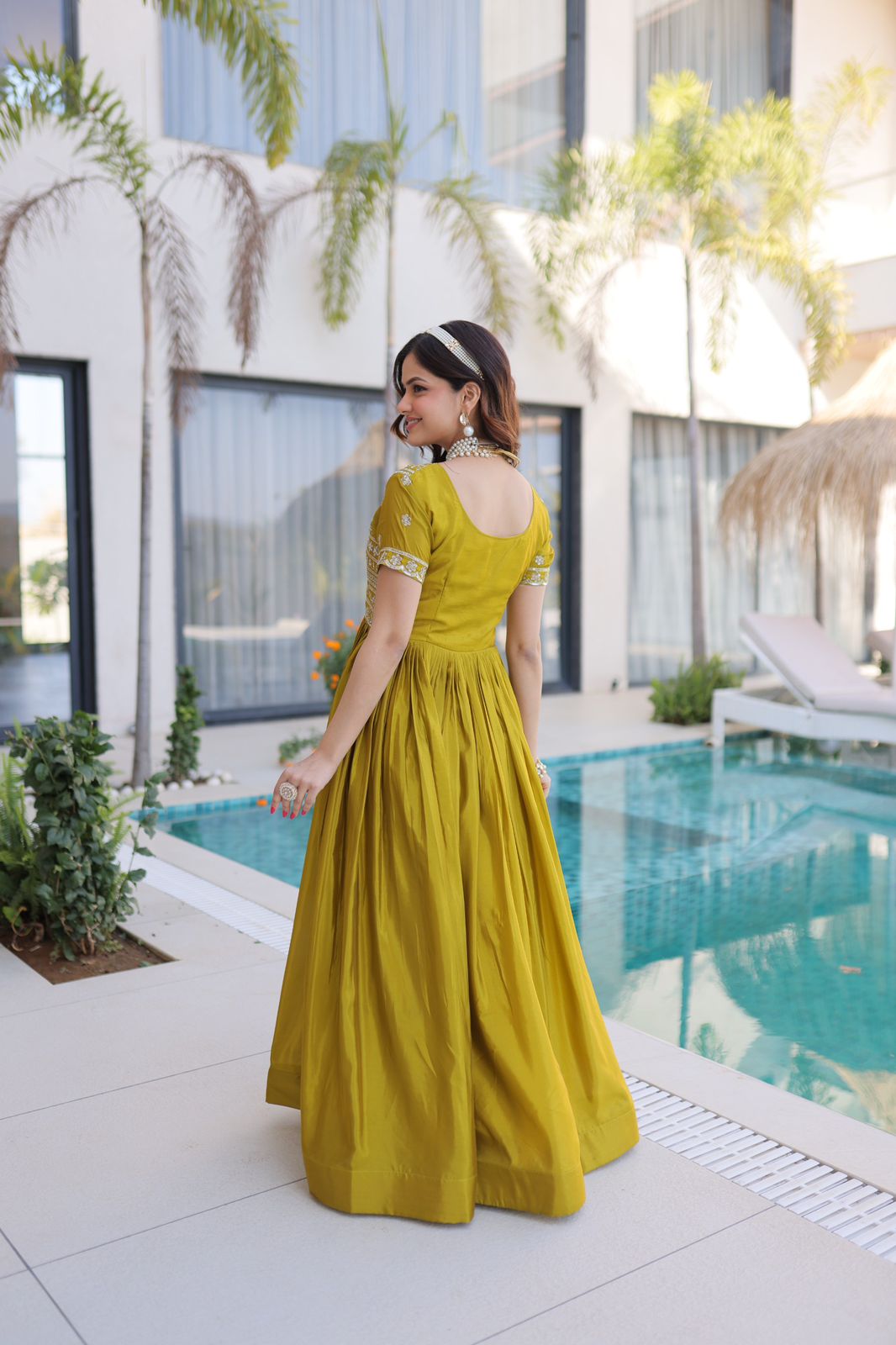 PREMIUM DESIGNER READYMADE GOWN