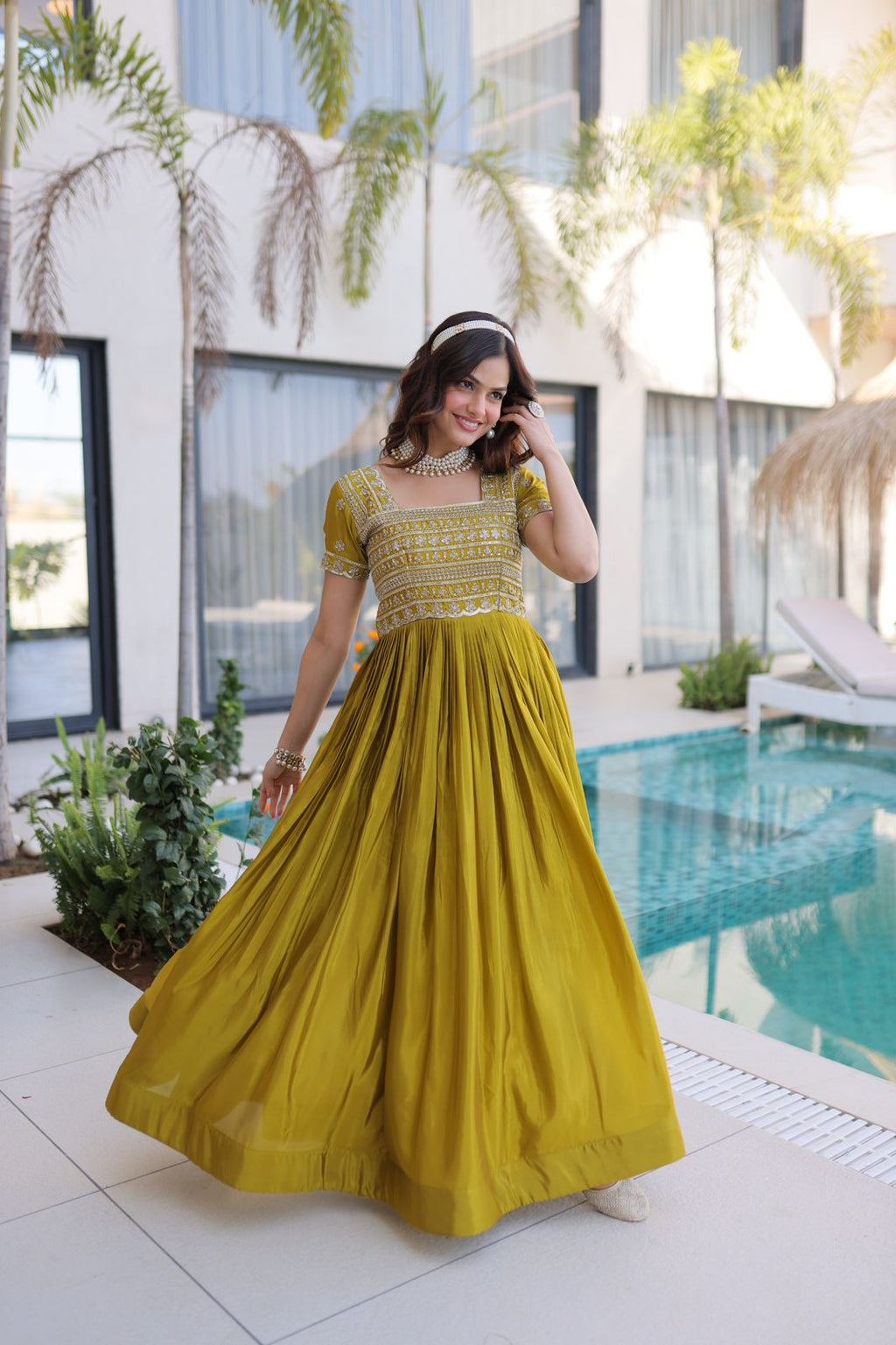 PREMIUM DESIGNER READYMADE GOWN