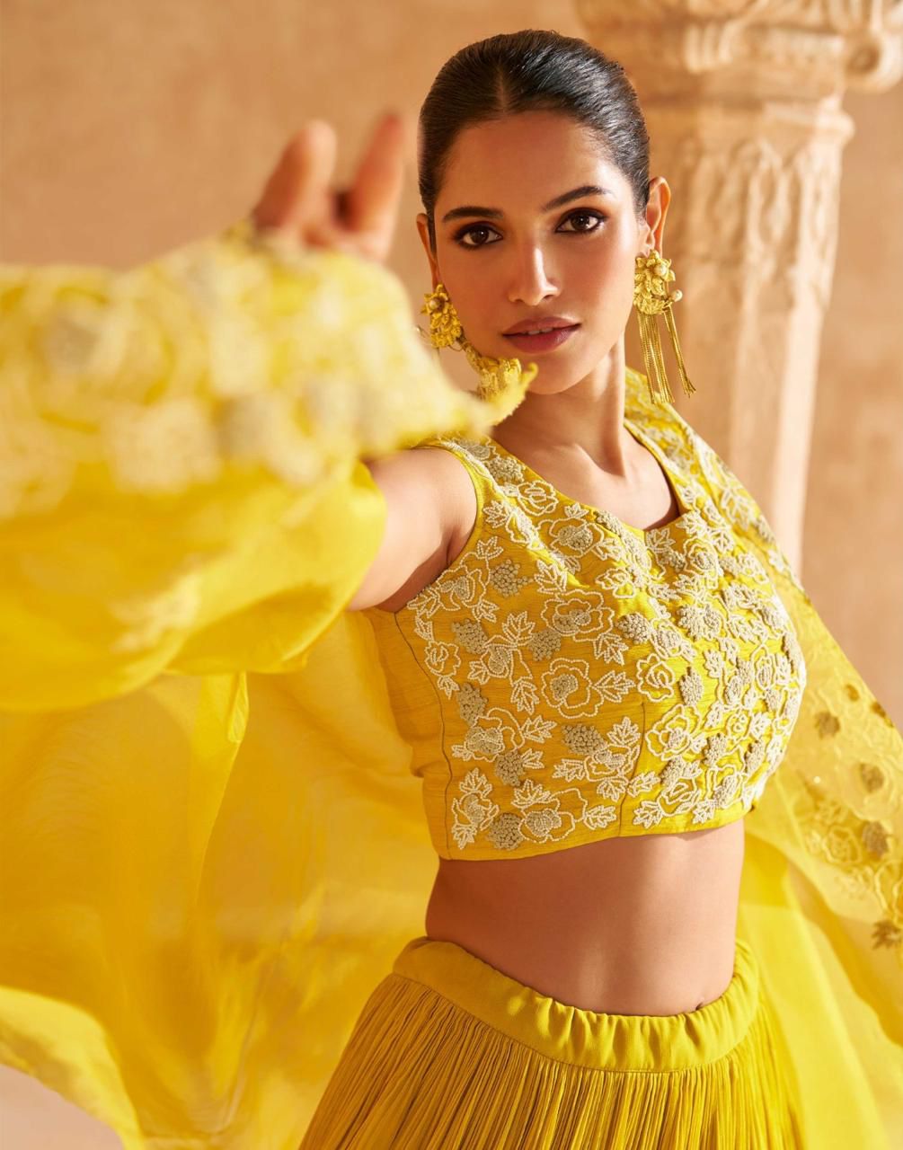 Festive Wear Lehenga Set with Intricate Threadwork